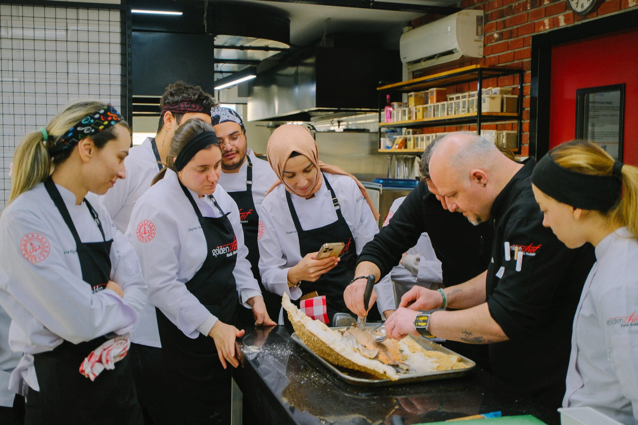 golden chef mutfak akademisi eğitmenleri ve öğrencileri