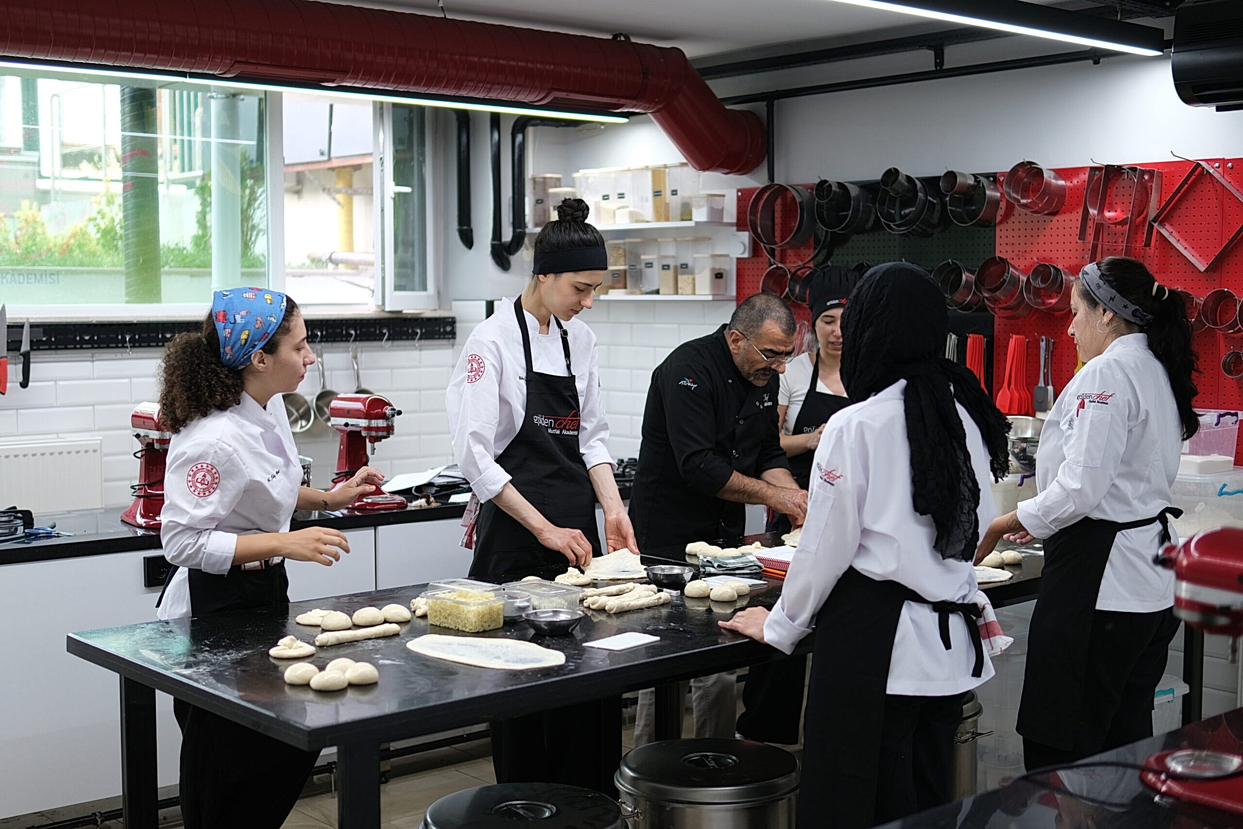 lokman özer ve golden chef mutfak akademisi öğrencileri